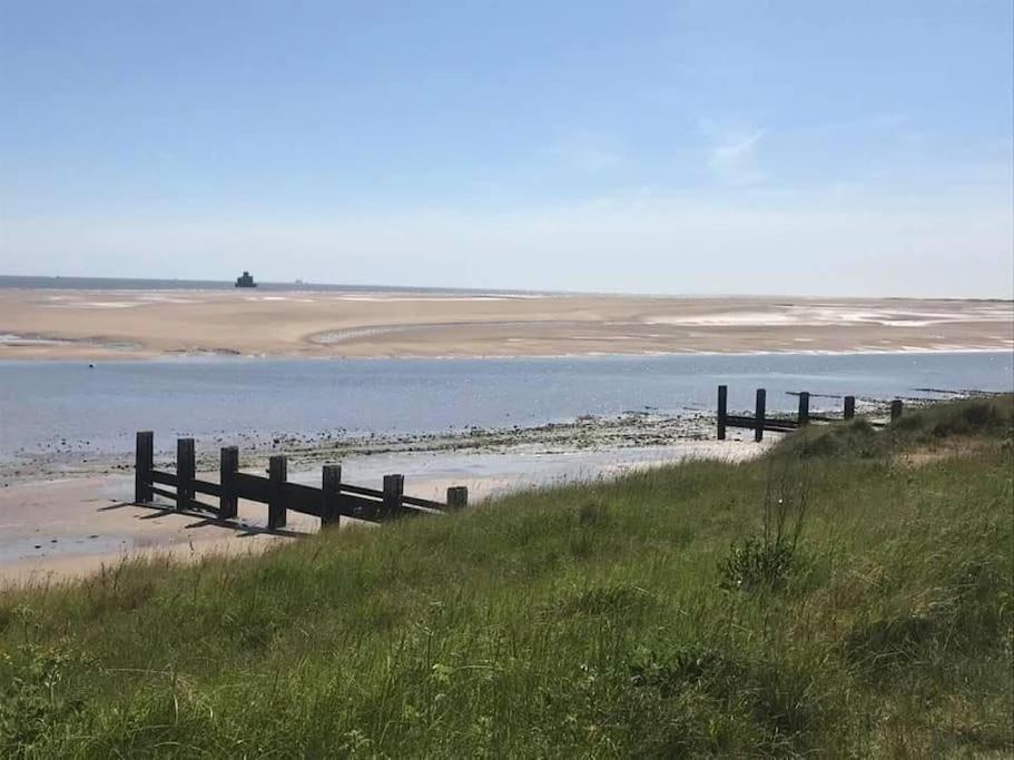 Seafront Apartment With Stunning Views Cleethorpes Luaran gambar